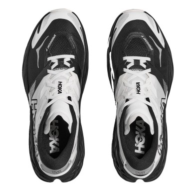 Hoka Speedgoat 7 black / white